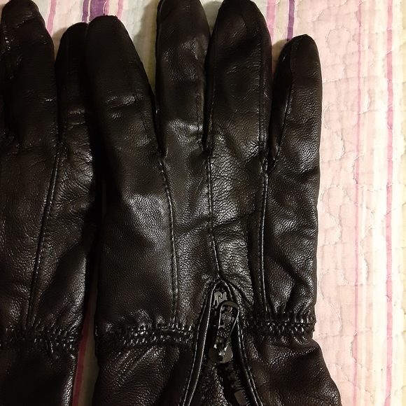 Ladies black leather dress gloves - Picture 10 of 16